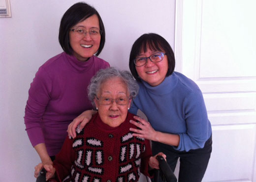Greg's number one fans (l to r): Linda Wong, Muriel Li and Marilyn Leung.